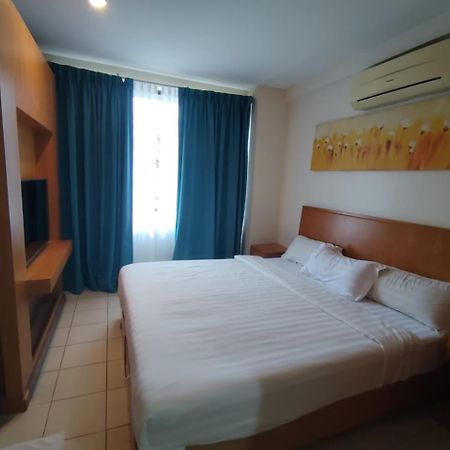 Fratini'S Hotel Лабуан Екстер'єр фото