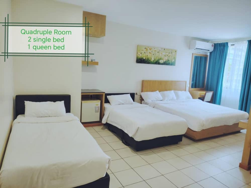 Fratini'S Hotel Лабуан Екстер'єр фото