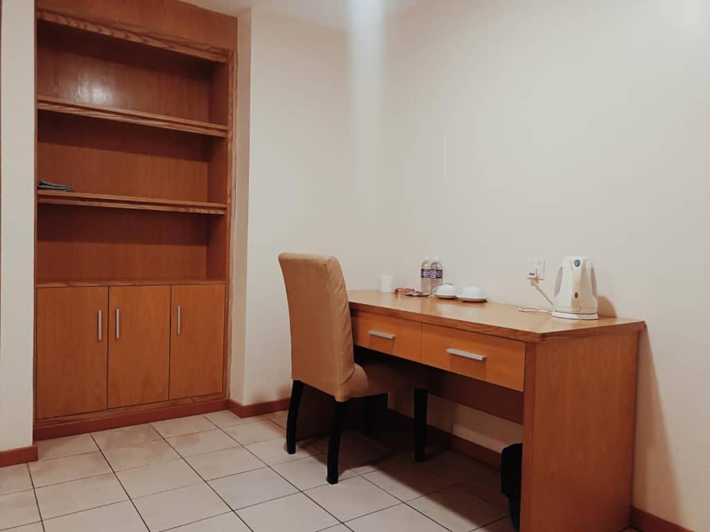 Fratini'S Hotel Лабуан Екстер'єр фото