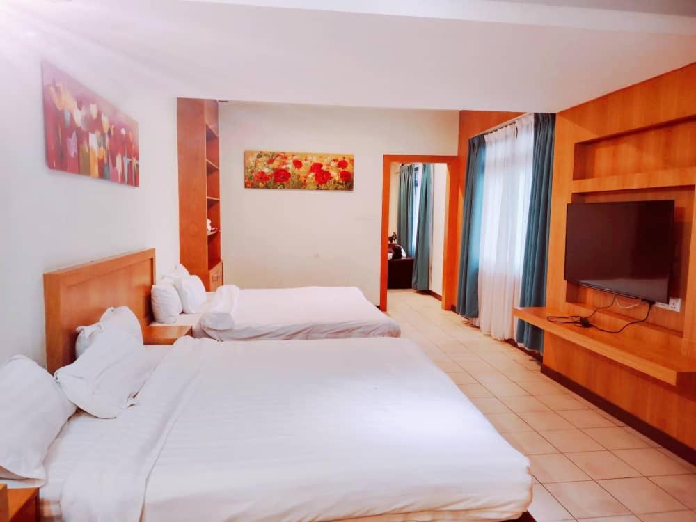 Fratini'S Hotel Лабуан Екстер'єр фото