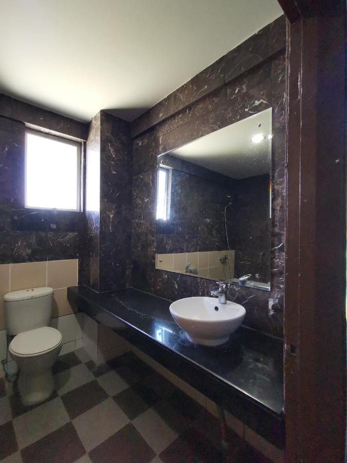 Fratini'S Hotel Лабуан Екстер'єр фото