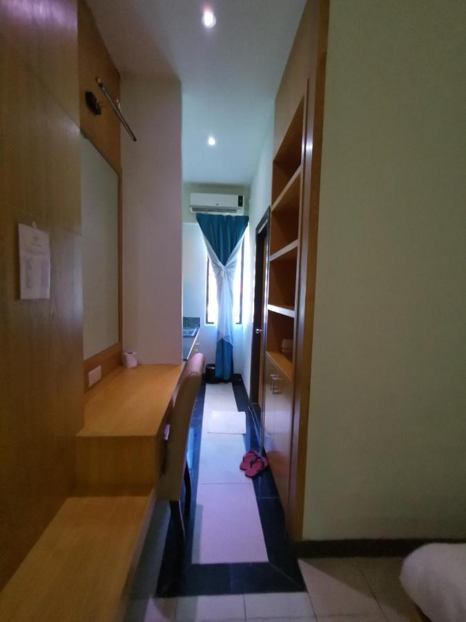 Fratini'S Hotel Лабуан Екстер'єр фото