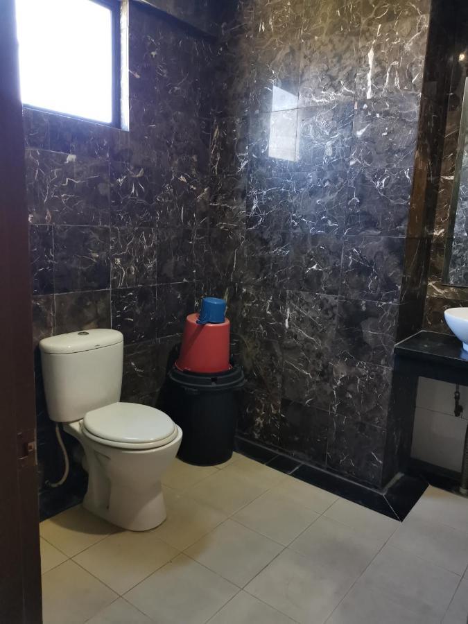 Fratini'S Hotel Лабуан Екстер'єр фото