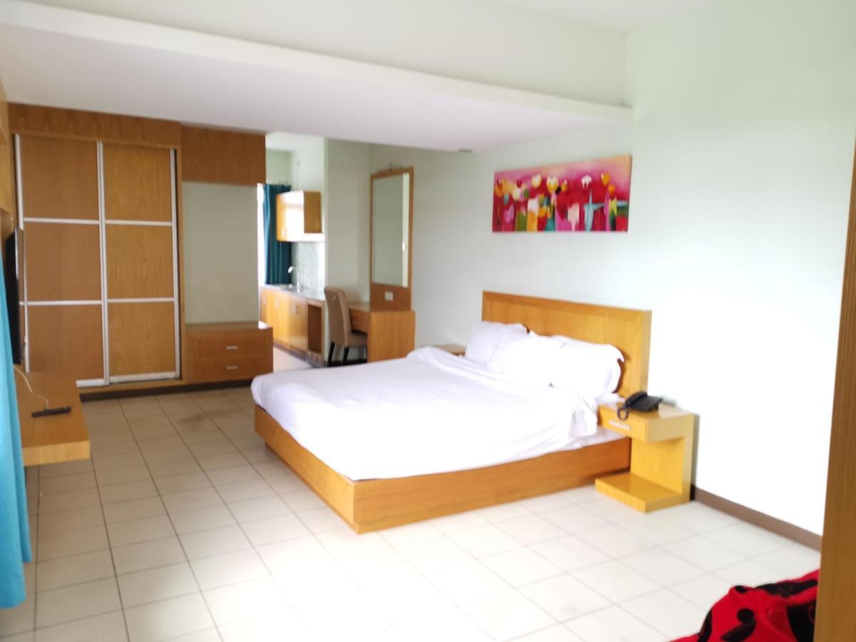 Fratini'S Hotel Лабуан Екстер'єр фото