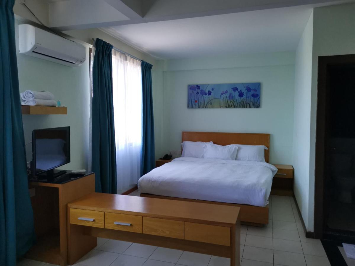Fratini'S Hotel Лабуан Екстер'єр фото